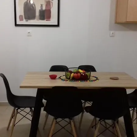 Lägenhet With Courtyard In Beating Heart Of Old Town!