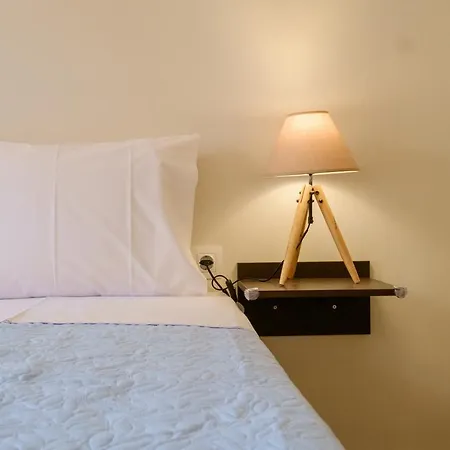 With Courtyard In Beating Heart Of Old Town! * Hriszí Aktí Haniá