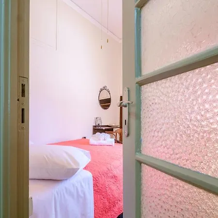 With Courtyard In Beating Heart Of Old Town! Lägenhet Chania (Crete)