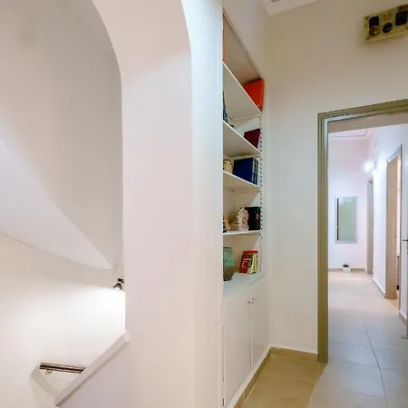 Apartman With Courtyard In Beating Heart Of Old Town! Hriszí Aktí Haniá