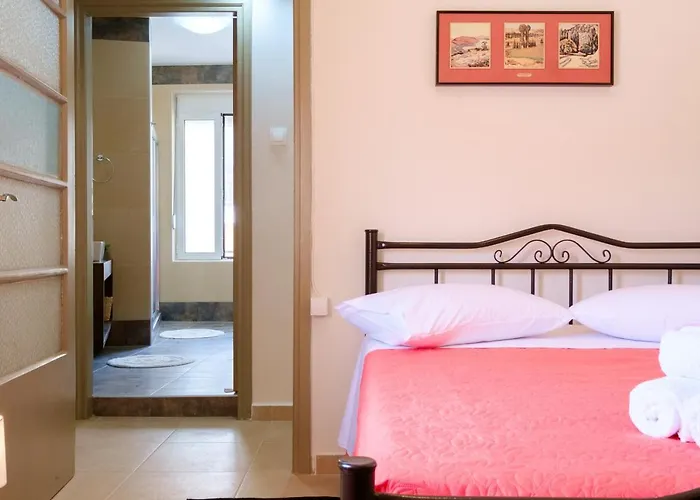 With Courtyard In Beating Heart Of Old Town! *