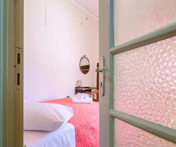 With Courtyard In Beating Heart Of Old Town! Lägenhet Chania (Crete)