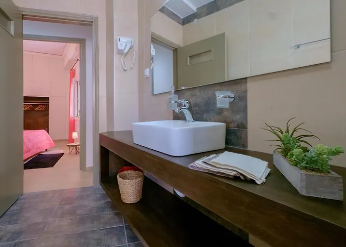 With Courtyard In Beating Heart Of Old Town! Lägenhet Chania (Crete)