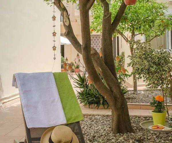 With Courtyard In Beating Heart Of Old Town! *