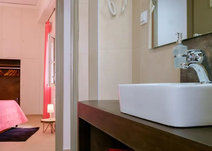 Lägenhet With Courtyard In Beating Heart Of Old Town!