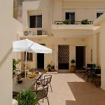 With Courtyard In Beating Heart Of Old Town! Apartment Chania (Crete)