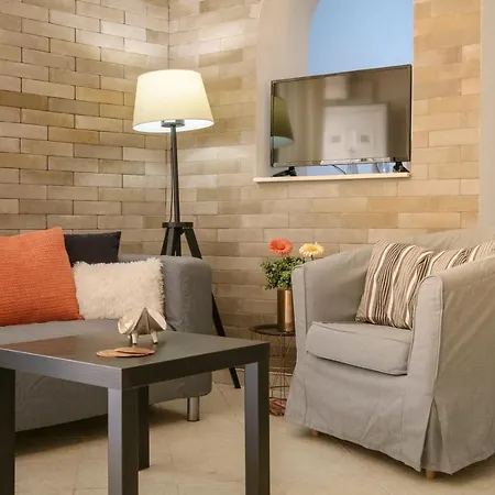 With Courtyard In Beating Heart Of Old Town! * Ханья (Крит)