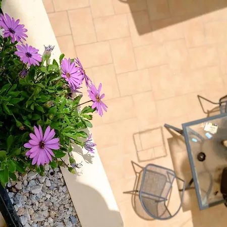 With Courtyard In Beating Heart Of Old Town! Апартаменти