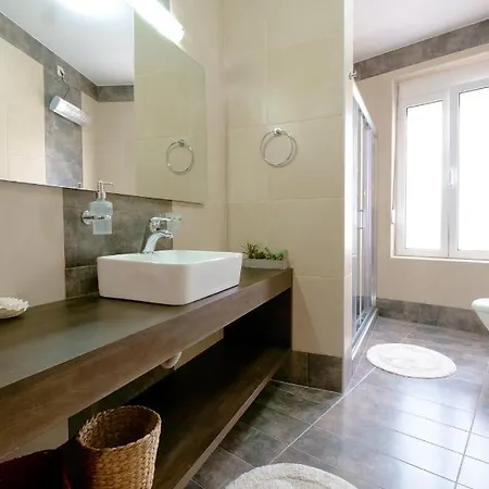 With Courtyard In Beating Heart Of Old Town! Апартаменти