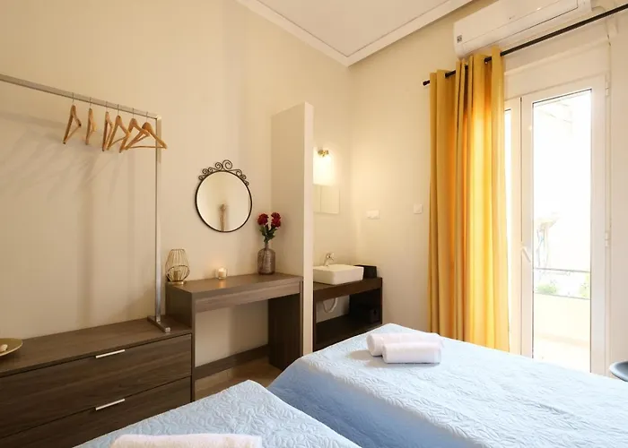 With Courtyard In Beating Heart Of Old Town! Appartement La Canée