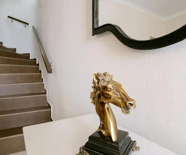 With Courtyard In Beating Heart Of Old Town! La Canée