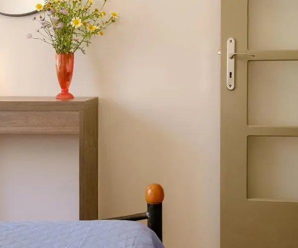 Appartement With Courtyard In Beating Heart Of Old Town! La Canée