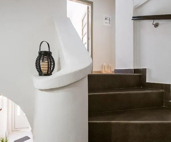 With Courtyard In Beating Heart Of Old Town!