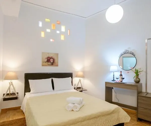 Appartement With Courtyard In Beating Heart Of Old Town!